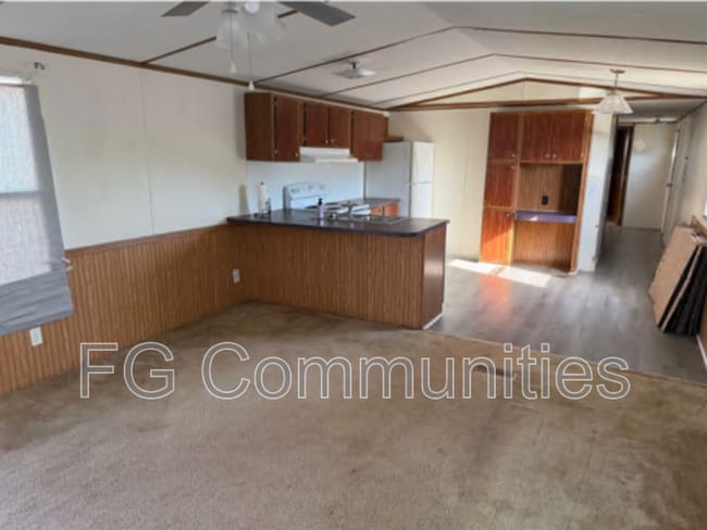 Building Photo - 1791 Breezewood Dr