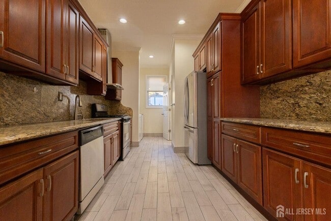 Building Photo - 158 Terrace Ave