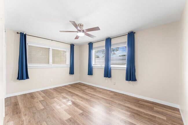 Building Photo - 4780 NE 8th Terrace