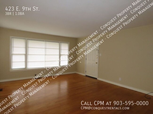 Building Photo - 423 E 9th St