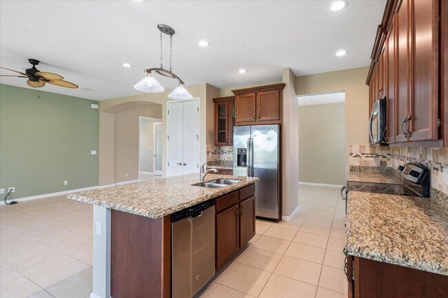 Building Photo - 12054 SW Bennington Cir