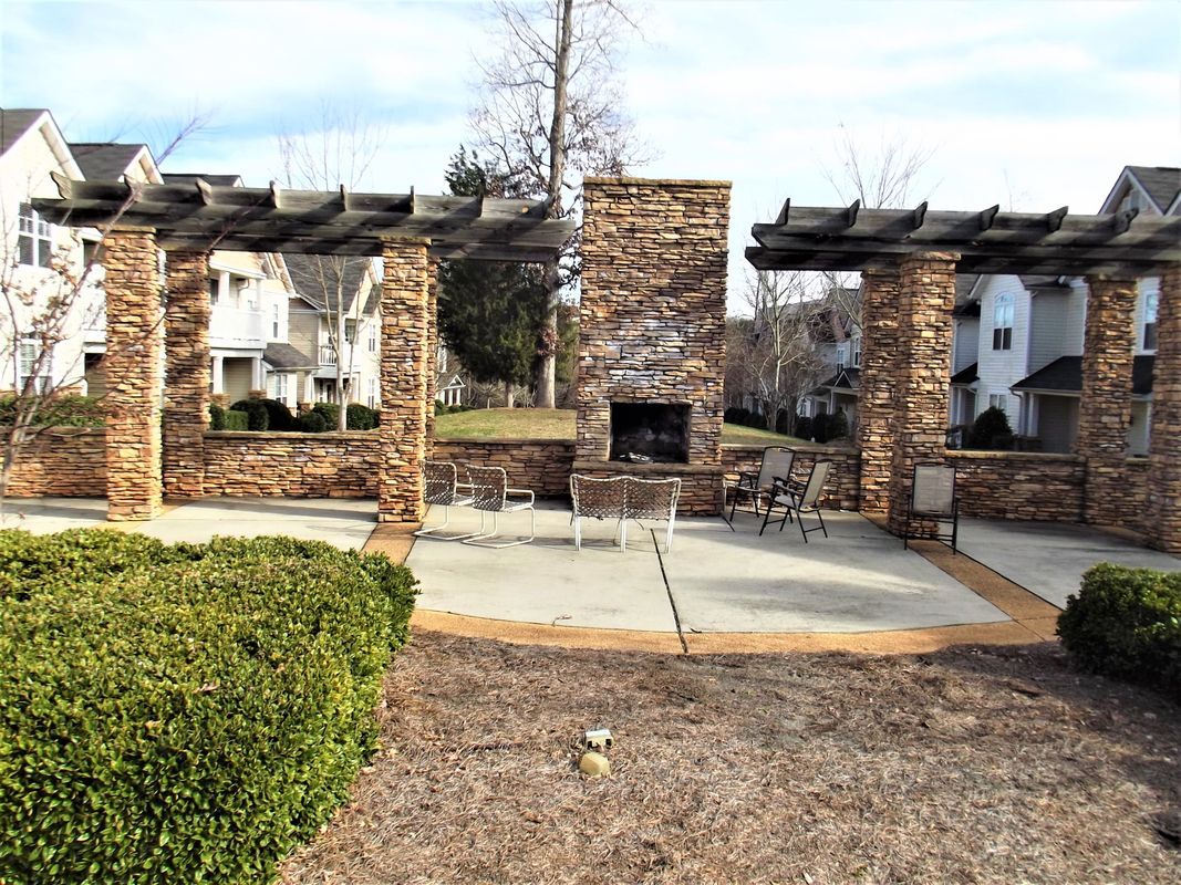 Building Photo - 10338 McGoogan Ln