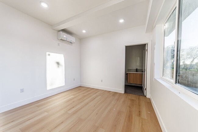 Building Photo - 1656 S Hayworth Ave