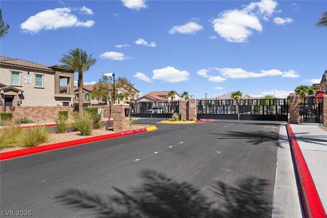 Building Photo - 237 Callen Falls Ave