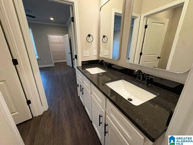 Building Photo - 4411 Lennox Pl