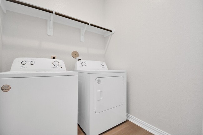 Building Photo - 4622 Seagrass Knoll Dr