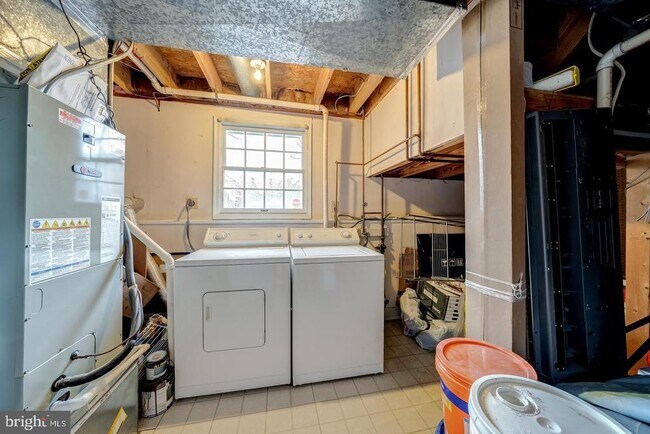 Building Photo - 6515 Skylemar Trail