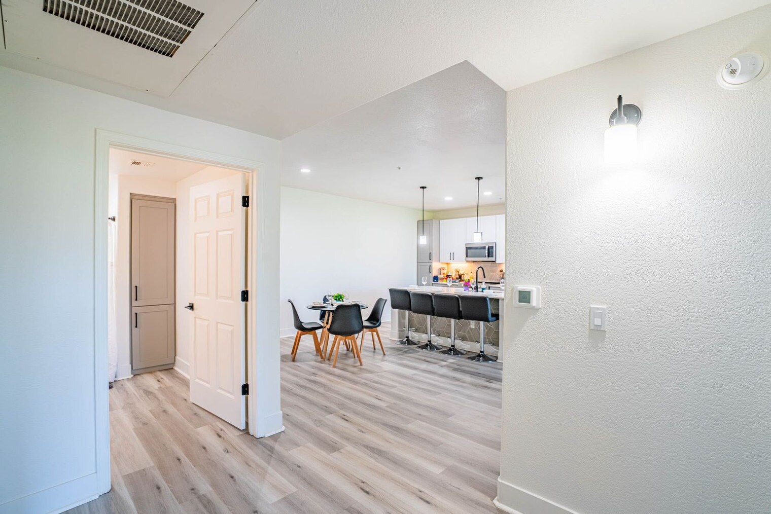 Building Photo - 6610 N 93rd Ave