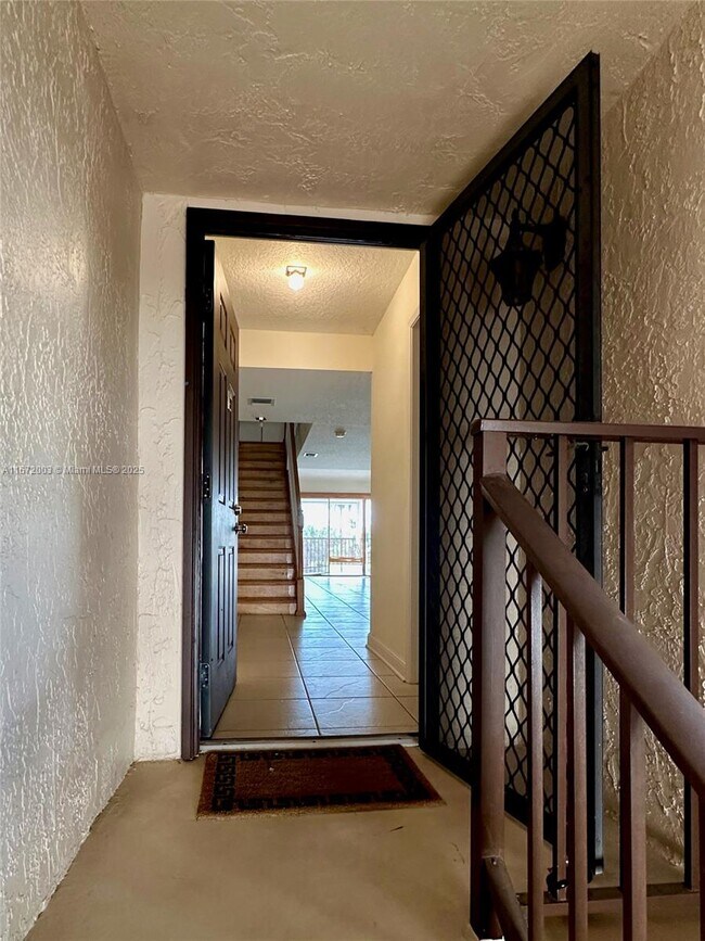 Building Photo - 240 Captains Walk