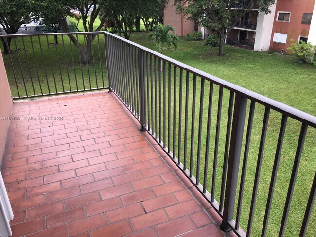 Building Photo - 5825 W 25th Ct