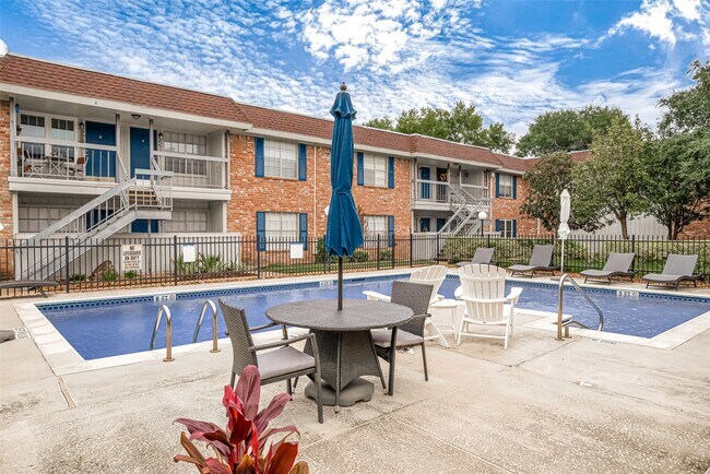 Building Photo - 2350 Bering Dr