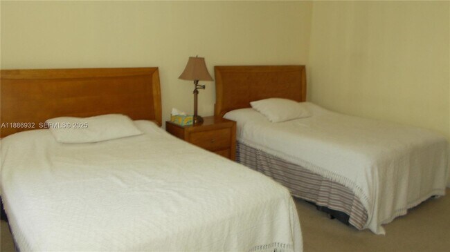 Building Photo - 3161 S Ocean Dr