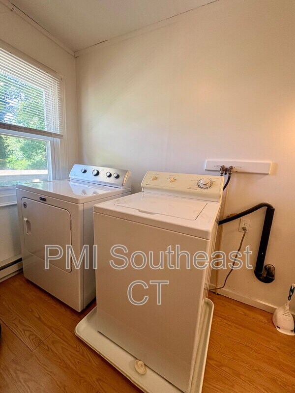 Building Photo - 226 Pequot Ave