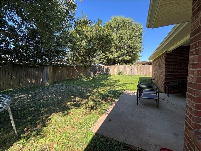 Building Photo - 431 Spicewood Trail