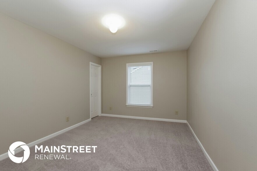 Building Photo - 309 Zander Woods Ct