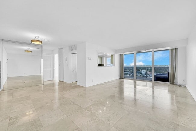 Primary Photo - 2841 N Ocean Blvd