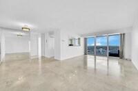 Building Photo - 2841 N Ocean Blvd