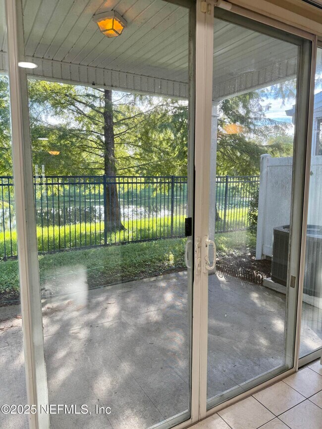 Building Photo - 4891 Castlegate Ct