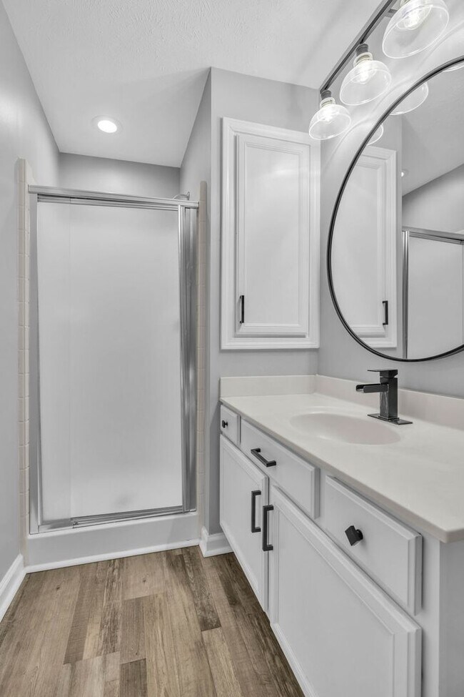 Building Photo - Move-in Ready Townhome in heart of Spring Hill