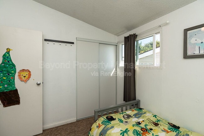 Building Photo - 3443 Lockwood Dr