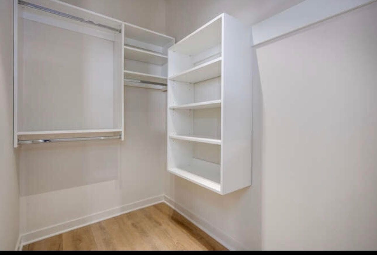 Building Photo - 3207 N Narragansett Ave