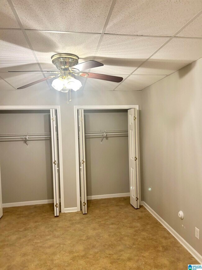 Building Photo - 2212 Ascot Ln