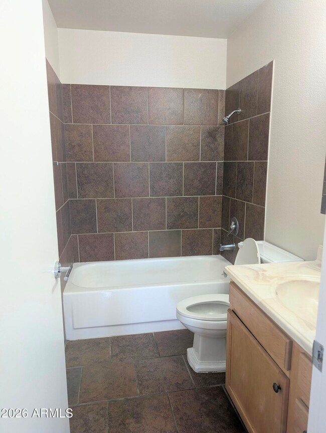 Building Photo - 3039 N 38th St