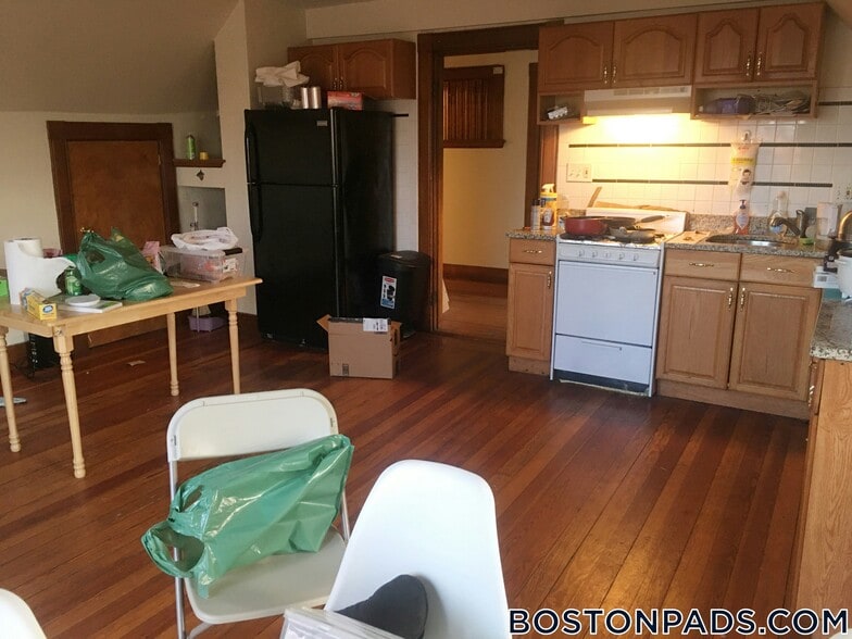 Building Photo - 14 Gardner St