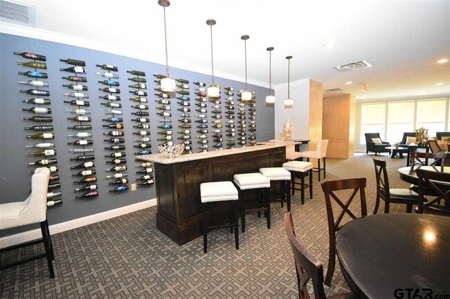 Building Photo - 2801 Wexford Dr