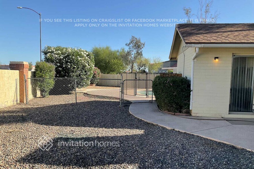 Building Photo - 8804 N 106th Ln