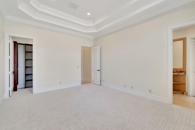 Building Photo - 953 Banyan Dr