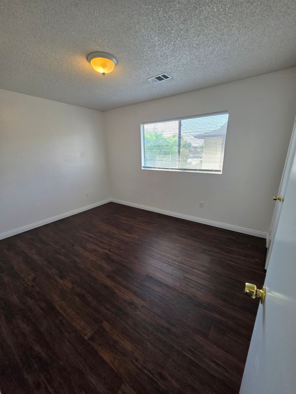 Building Photo - 809 K St