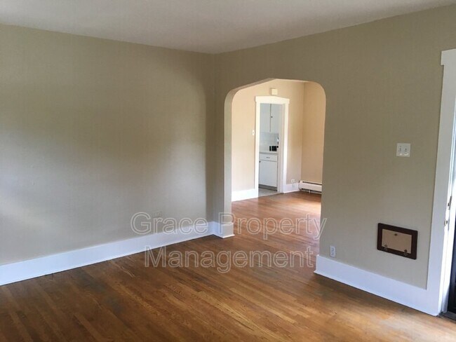 Building Photo - 540 S Emerson St
