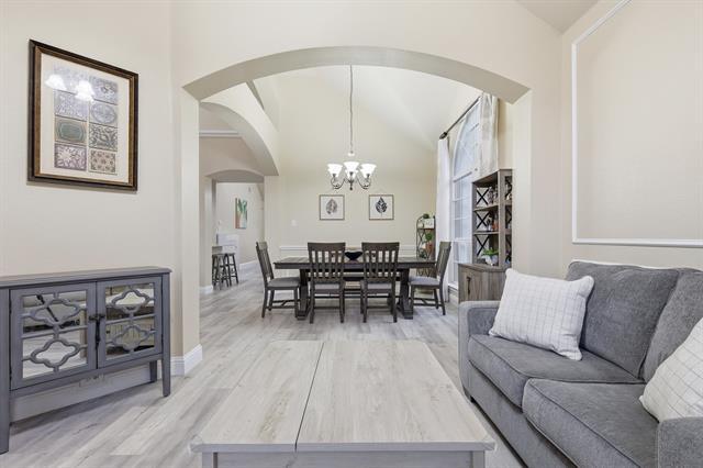 Building Photo - 2122 Trickling Creek Dr