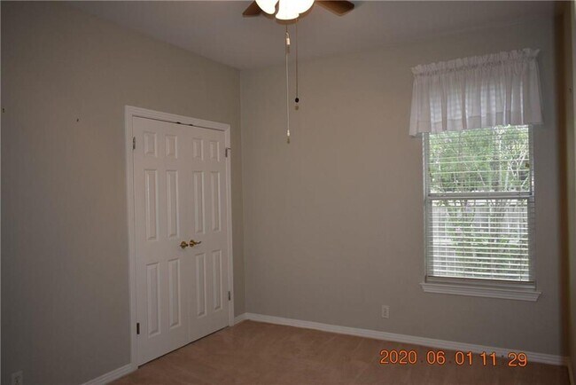 Building Photo - 10016 Liriope Cove