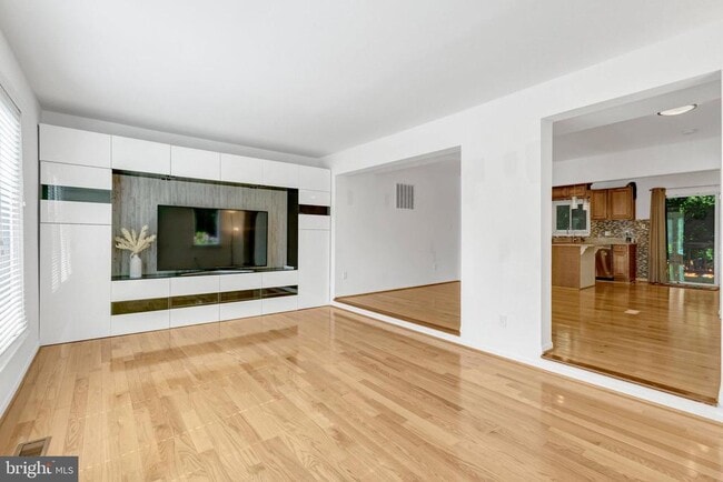 Building Photo - 2990 Borge St
