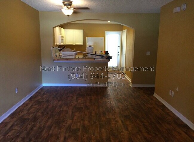 Building Photo - 336 Redwood Ln