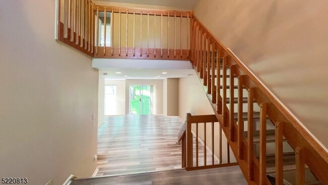 Building Photo - 6 Brookline Ct