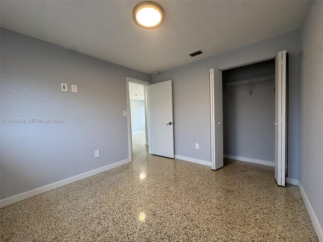 Building Photo - 575 E 22nd St