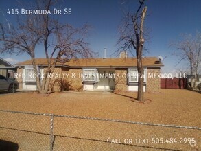 Building Photo - Single Story 3BR on Large Lot!