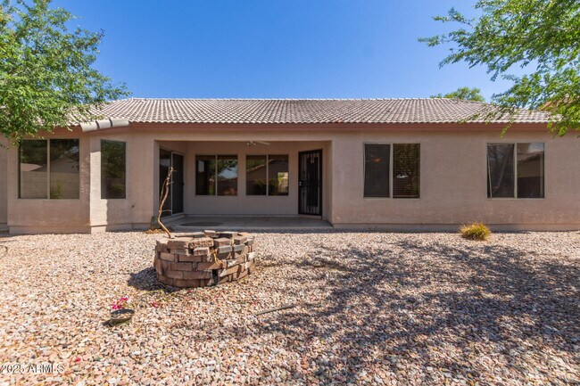 Building Photo - 1642 E Desert Ln