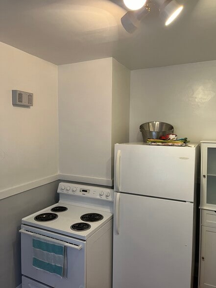 Building Photo - 1482 Spring Garden Ave