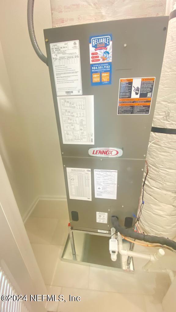 Building Photo - 18 Mellowood Ln