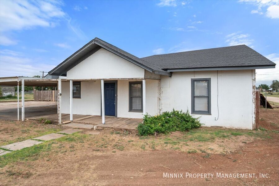 Building Photo - 1302 Ave. E (FS)-1