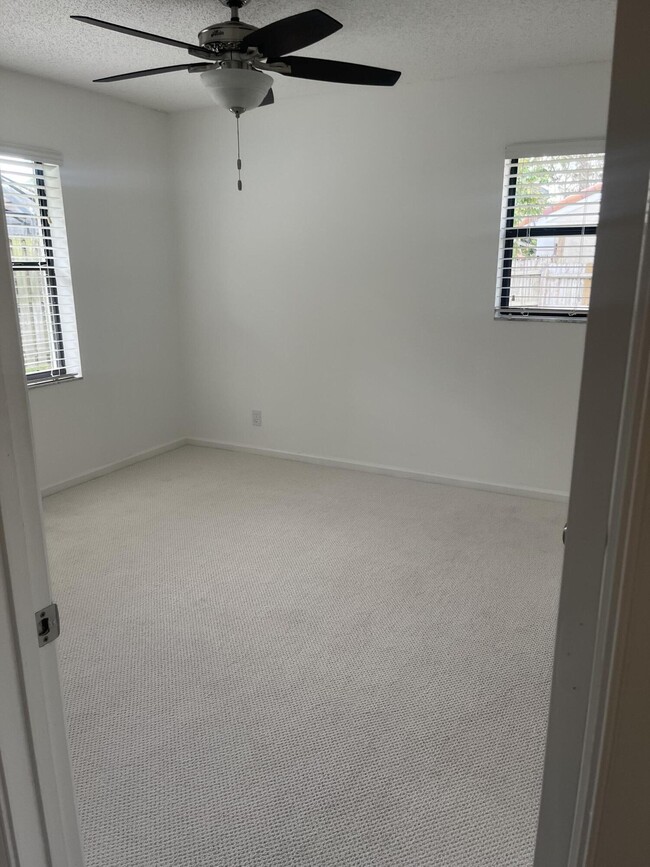 Building Photo - 1450 Hawthorne Pl