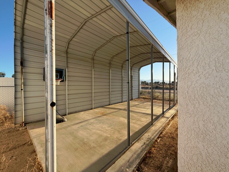 Building Photo - 7653 Phelan Rd