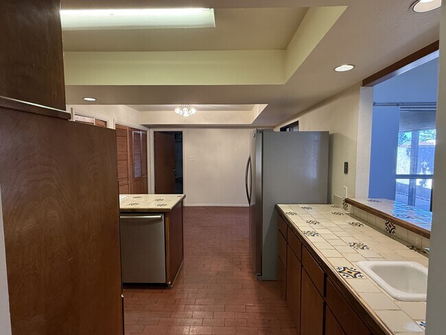 Building Photo - 2909 Cutler Ave NE