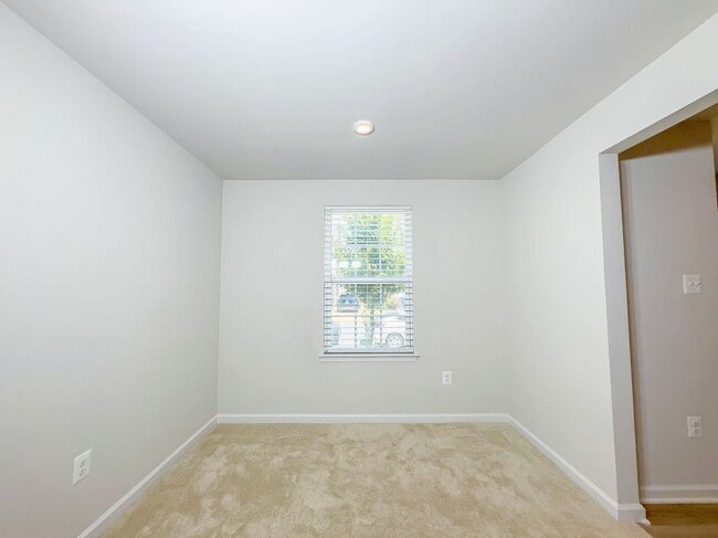 Building Photo - 72 Caswell Dr