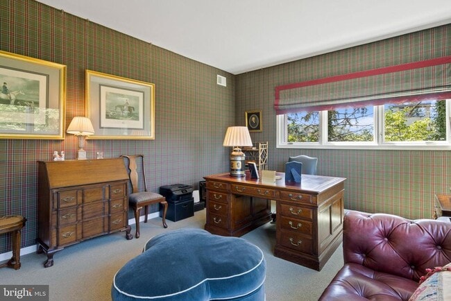 Building Photo - 4 Brettagne