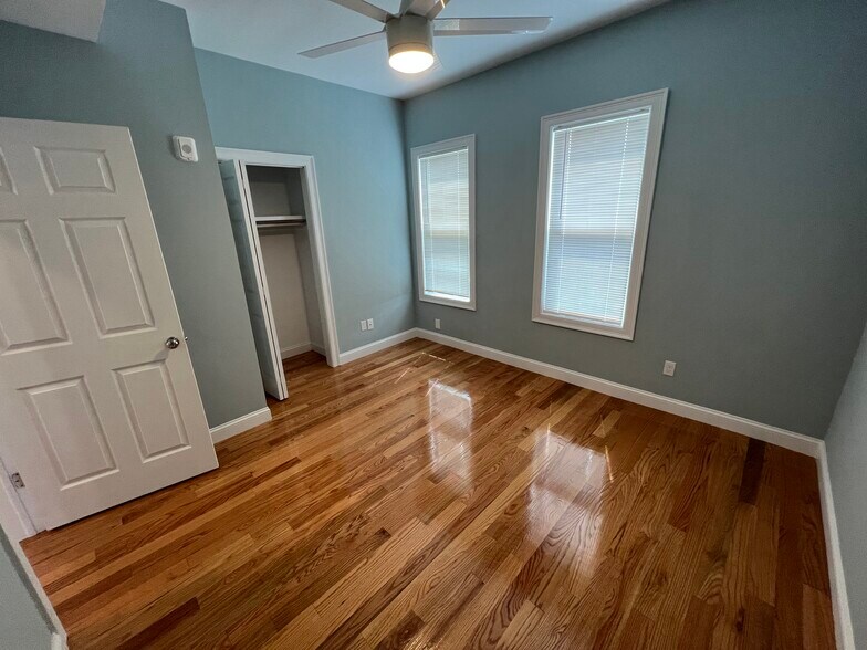 Building Photo - 126 Cross St